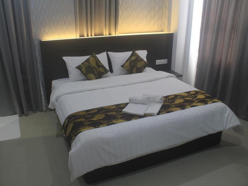 Hotel D'metro 3*