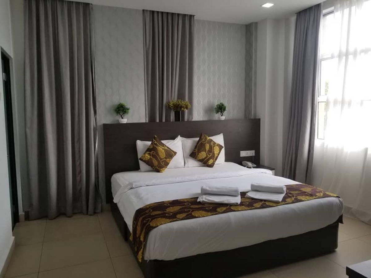 Hotel D'metro 3*